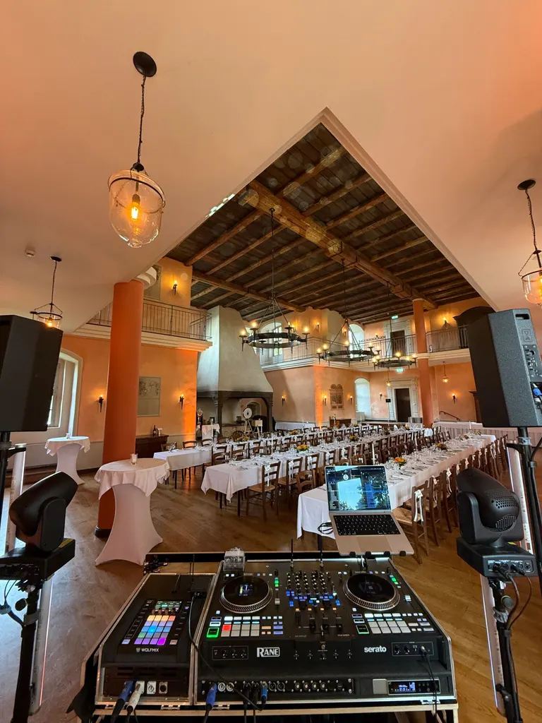 schloss ulrichshusen hochzeits dj blick in den festsaal