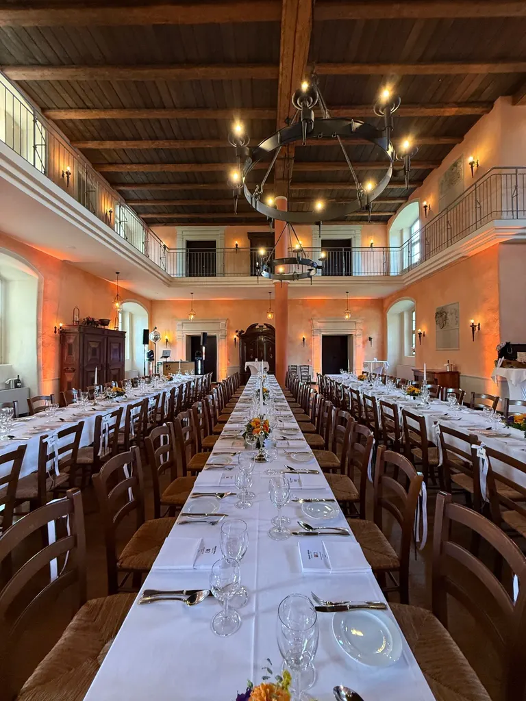 schloss ulrichshusen hochzeitstafel festsaal kronleuchter